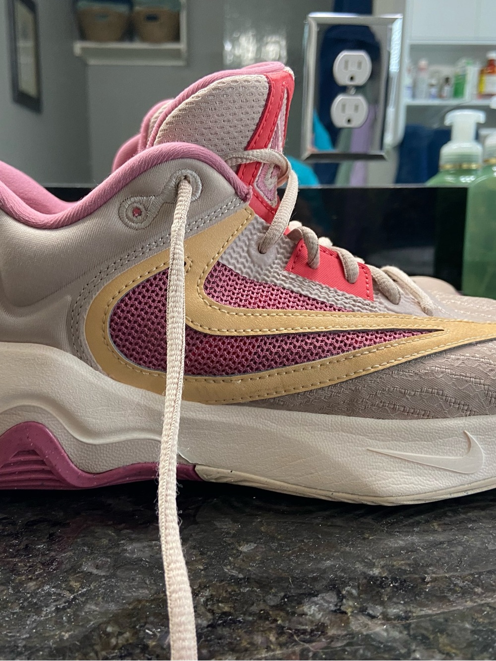 Nike Giannis Immortality 3 Basketball Shors Pink/Beige